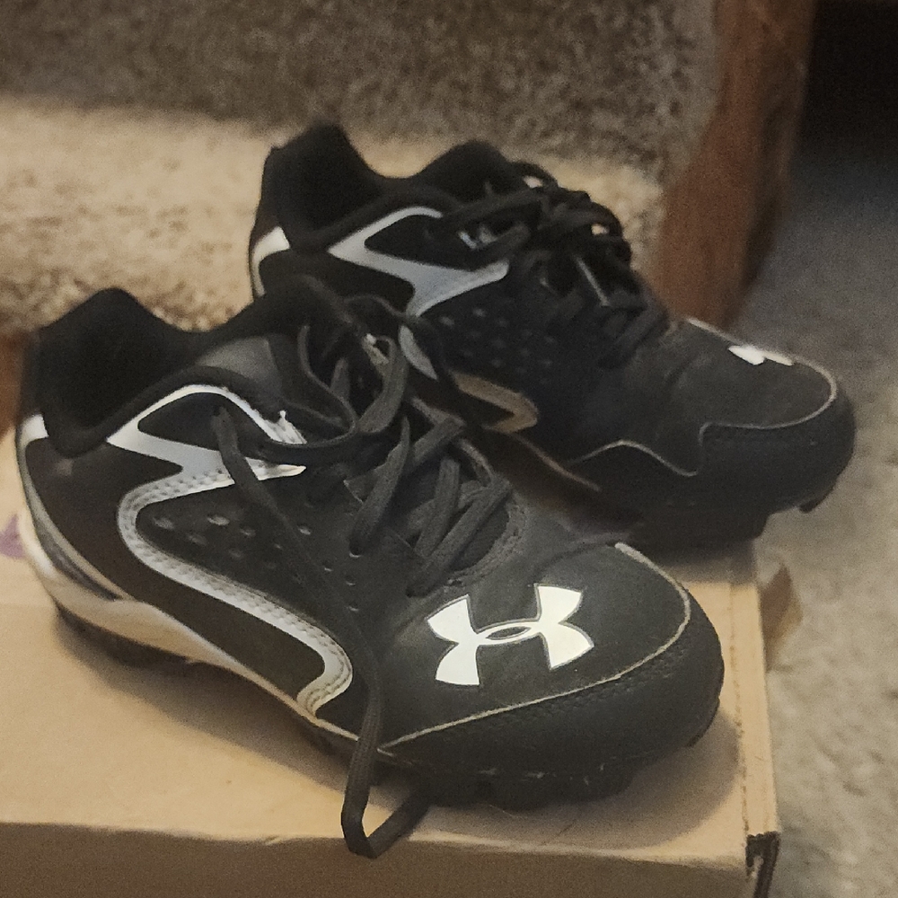 Under Armour Kids Black and White Baseball Cleats